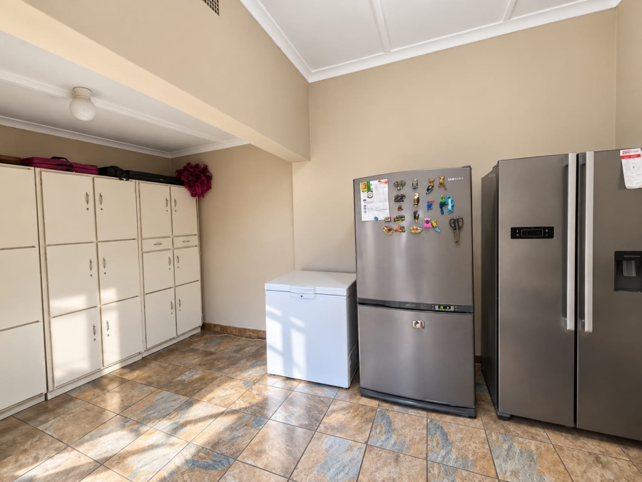 4 Bedroom Property for Sale in Olifantshoek Northern Cape